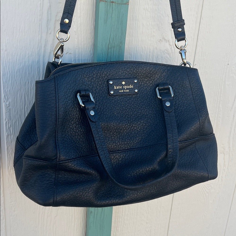 Kate Spade New York PXRU4913 Black Pebbled Leather Triple Compartment Crossbody
